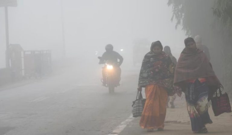 Bihar Weather: बिहार में बर्फीली हवाओं ने बढ़ाई ठिठुरन, इन दो जिलों में शीतलहर का अलर्ट जारी