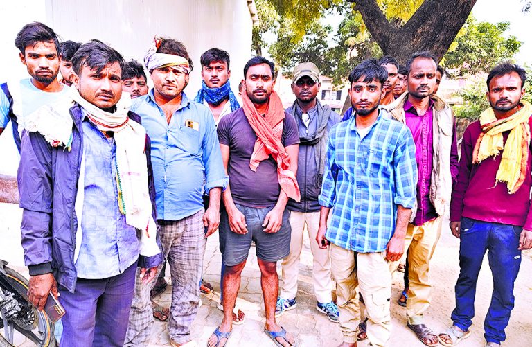 चांदी के भदवर गांव में प्रेमी का शव कनैली के पेड़ से लटका मिला, हत्या का आरोप