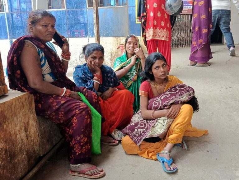चार साल के मासूम पर इ-रिक्शा पलटा, मौत