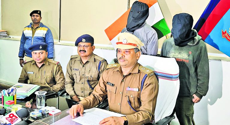city news : दुर्गा पूजा में हुई थी युवक की हत्या, दो आरोपी गिरफ्तार