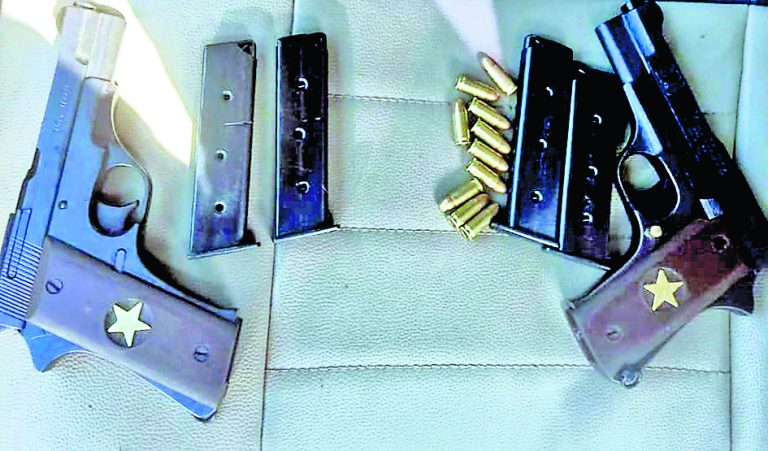 हथियार तस्कर गिरोह का भंडाफोड़, दो लोग गिरफ्तार