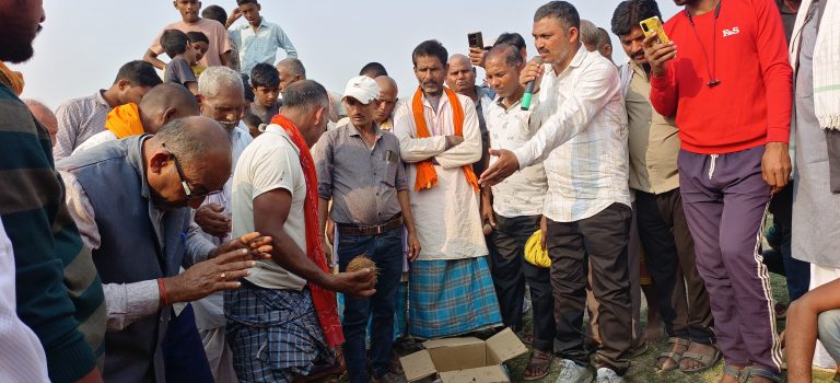 मनिहारी के  मिर्जापुर खेल मैदान निर्माण का किया शिलान्यास