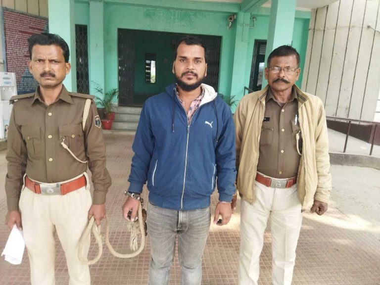 पुलिस पर हमला करने के मामले में एक और आरोपित गिरफ्तार