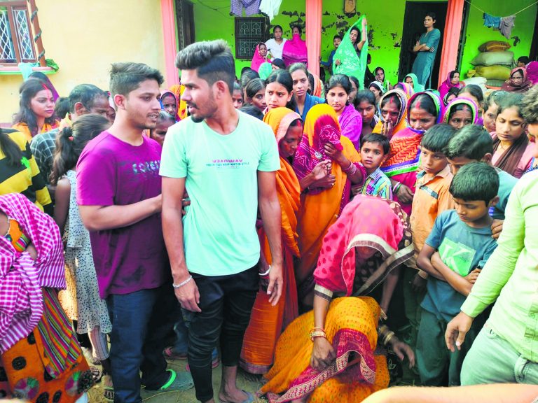 Gopalganj News : मीरगंज में सड़क हादसे में बीडीसी प्रतिनिधि के बेटे की मौत, मचा कोहराम