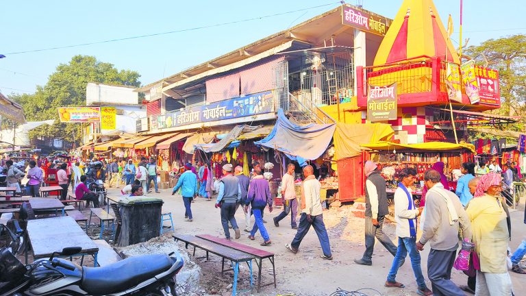 शहर के रामरेखाघाट पर तीन खंडों में होगा विकास का काम