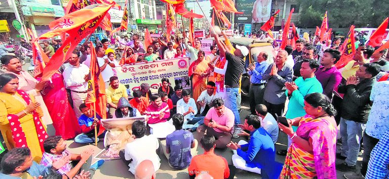Rourkela News: बांग्लादेश में मंदिरों की हो सुरक्षा, अल्पसंख्यकों पर अत्याचार बंद किया जाये