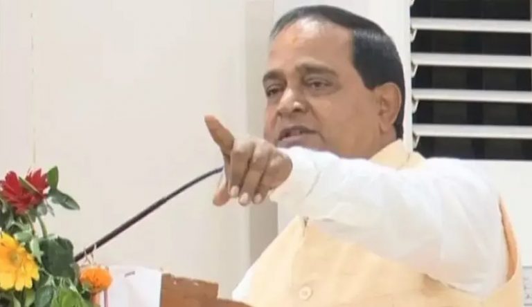 Bhubaneswar News: ओडिशा के मंत्री ने राज्य में आलू संकट के लिए पश्चिम बंगाल की मुख्यमंत्री को जिम्मेदार ठहराया