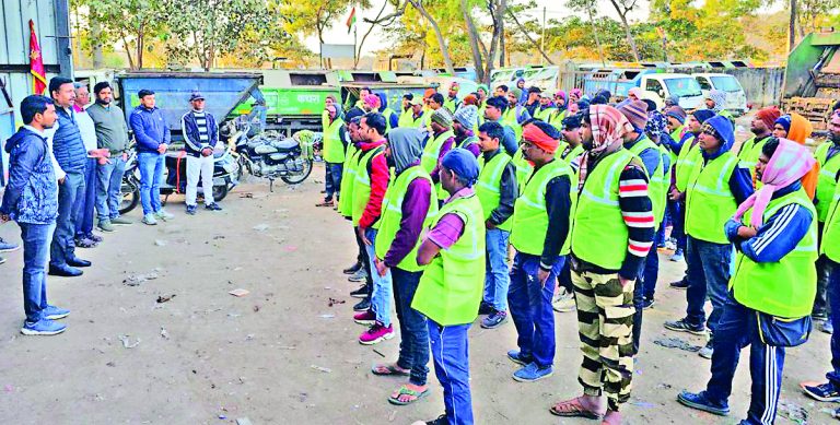 Ranchi news : रांची के 14 वार्डों में स्वच्छता कॉरपोरेशन ने संभाली सफाई व्यवस्था