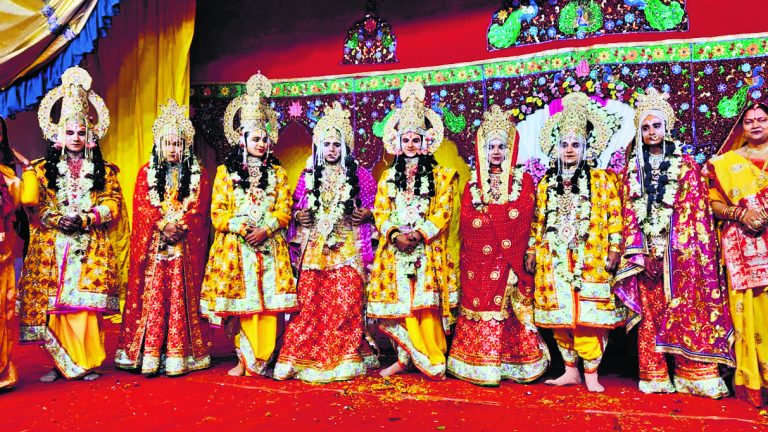 Buxar News: मंडप में फेरे लेकर रघुनंदन बने सिया के पिया