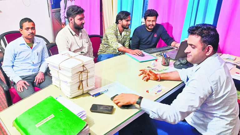 Gopalganj News  : बीपीएससी के प्रधान शिक्षकाें का डॉक्यूमेंट वेरिफिकेशन आज से शुरू, डीआरसीसी में बनाये गये सात काउंटर