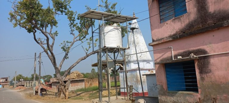 जलमीनार खराब होने से ग्रामीणों को पेयजल की हो रही परेशानी