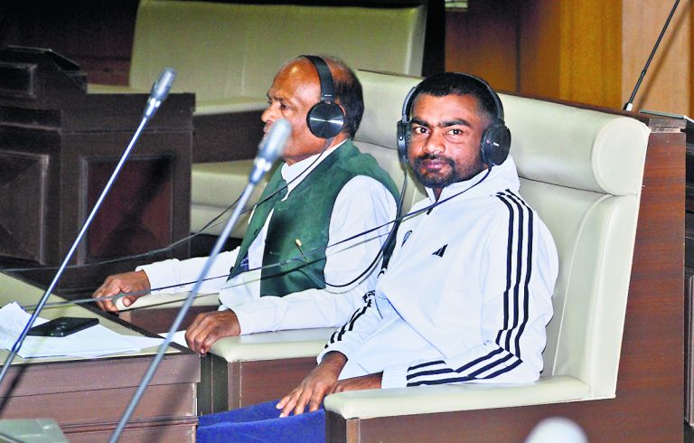 Political News : सीजीएल अभ्यर्थी सड़क पर हैं, समस्या का समाधान हो : जयराम महतो