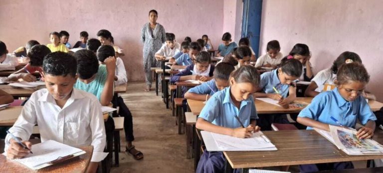 वर्ग कक्षा एक से आठ तक के छात्रों के लिए प्रतिदिन चलेगा एक घंटा रीडिंग क्लास