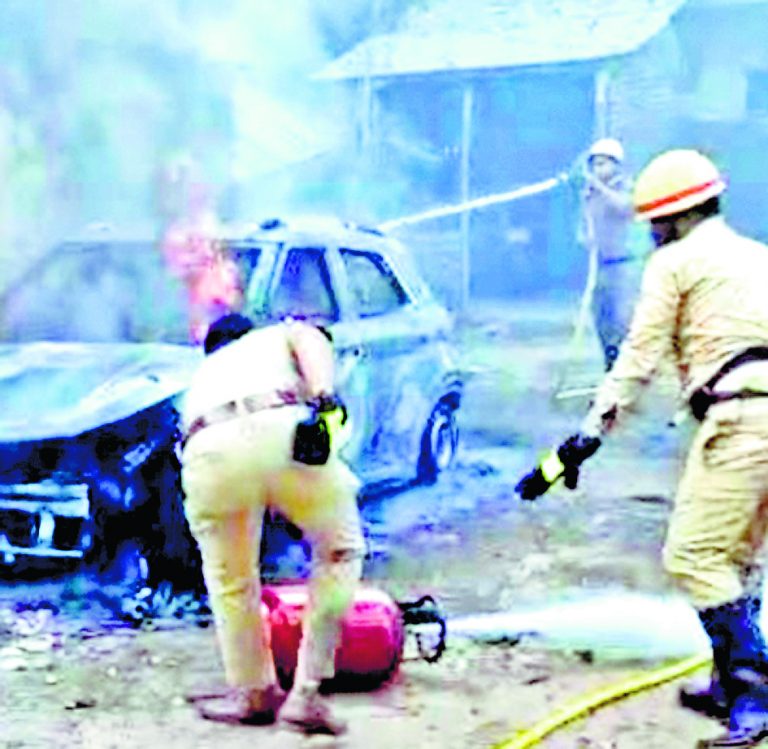 बंद चाय दुकान में लगी आग, दुकान खाक