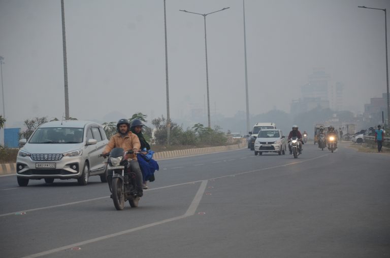 तीन दिनों में 4.7 डिग्री सेल्सियस गिरा पारा