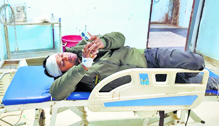 पुलिसकर्मियों के साथ मारपीट कर छीनी पिस्टल, सात धराये