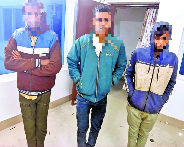hajipur news. अपराध की साजिश रचने के लिए जुटे तीन बदमाश गिरफ्तार, दो फरार