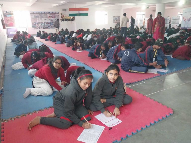 सरदार पटेल की पुण्यतिथि पर हुई क्विज प्रतियोगिता, छात्रों में दिखा उत्साह