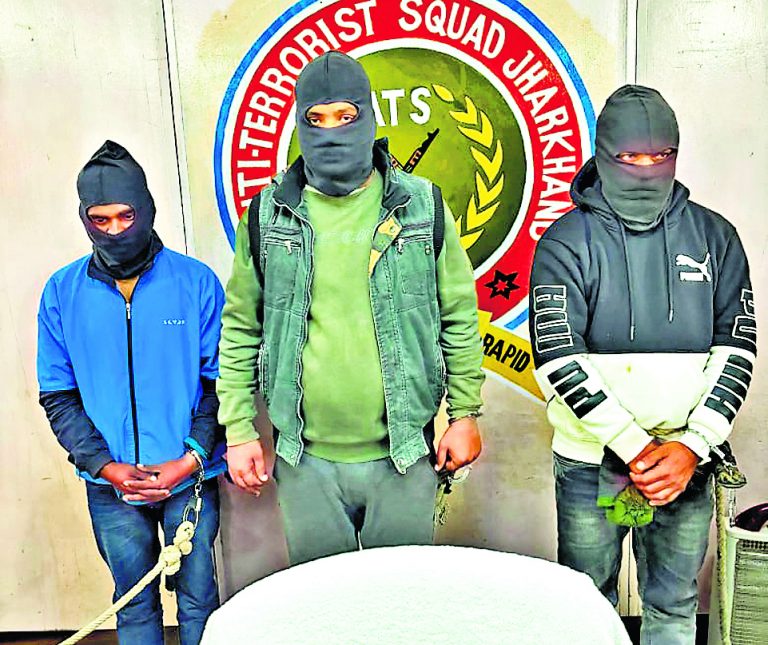 Ranchi News : क्रशर संचालक से रंगदारी मांगने व हजारीबाग में हुई घटना में तीन गिरफ्तार