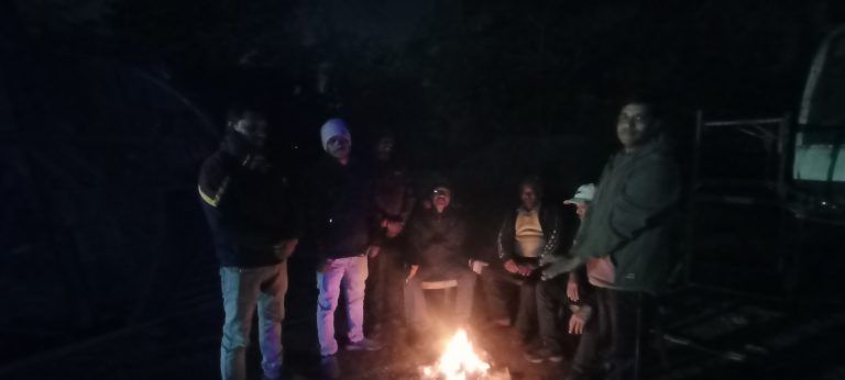ठंड से बचाव के लिए चौक-चौराहों पर हो अलाव की व्यवस्था : सचिव