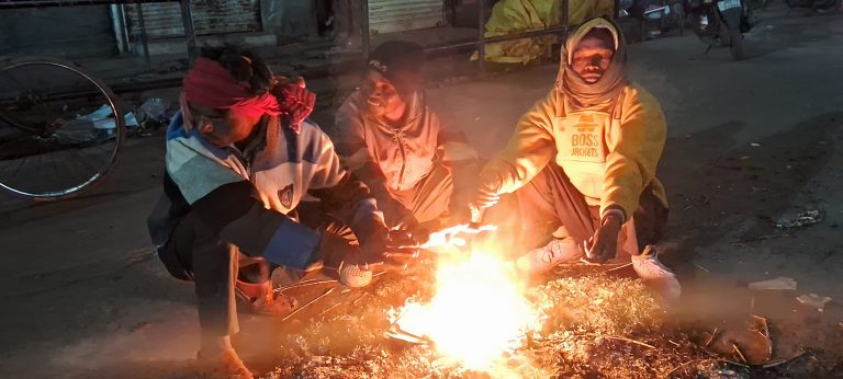 Ranchi news : झारखंड में ठंड का कहर जारी, कई जिलों का पारा 10 डिग्री से नीचे