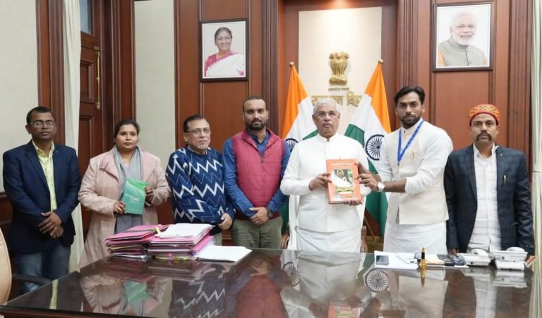एएन कॉलेज व गंगा देवी महिला कॉलेज में एमलिस की पढ़ाई की मांग