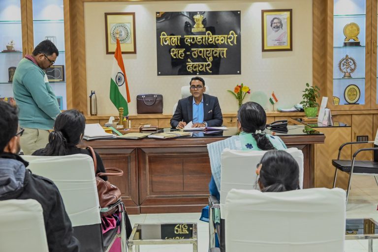 Deoghar news : अनाथ बच्चों को गोद लेने के लिए आगे आयें दंपती,  प्रशासन करेगा पूरा सहयोग : डीसी