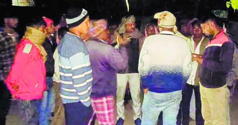 Chhapra News : दो पक्षों में मारपीट के बाद चली गोली, एक युवक जख्मी