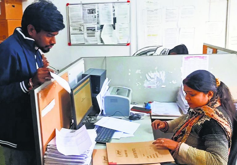 Gopalganj News  : एजुकेशन लोन जमा नहीं करने वाले 527 छात्रों पर सर्टिफिकेट केस दर्ज, बिहार शिक्षा वित्त निगम की ओर से की गयी कार्रवाई