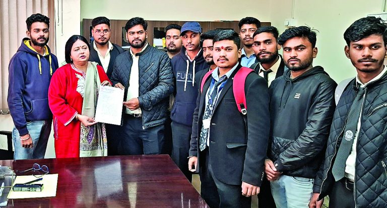 News of molestation of a girl student : डीएसपीएमयू में जूलॉजी की छात्रा ने रिसर्च स्कॉलर पर लगाया छेड़खानी का आरोप