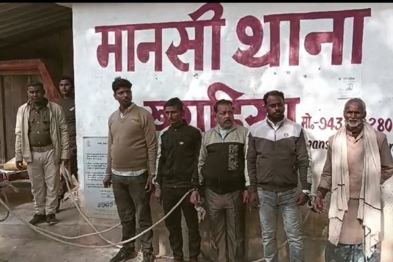 छापेमारी में पांच वारंटी गिरफ्तार