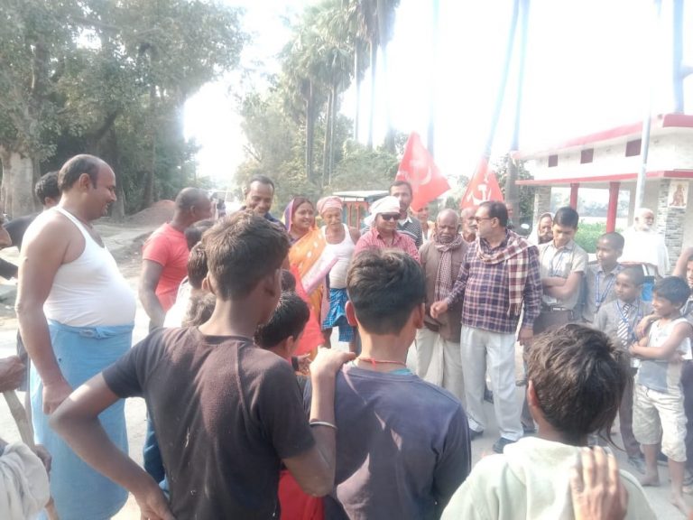 संविधान निर्माता पर अमर्यादित टिप्पणी के खिलाफ भाकपा माले ने जलाया पुतला