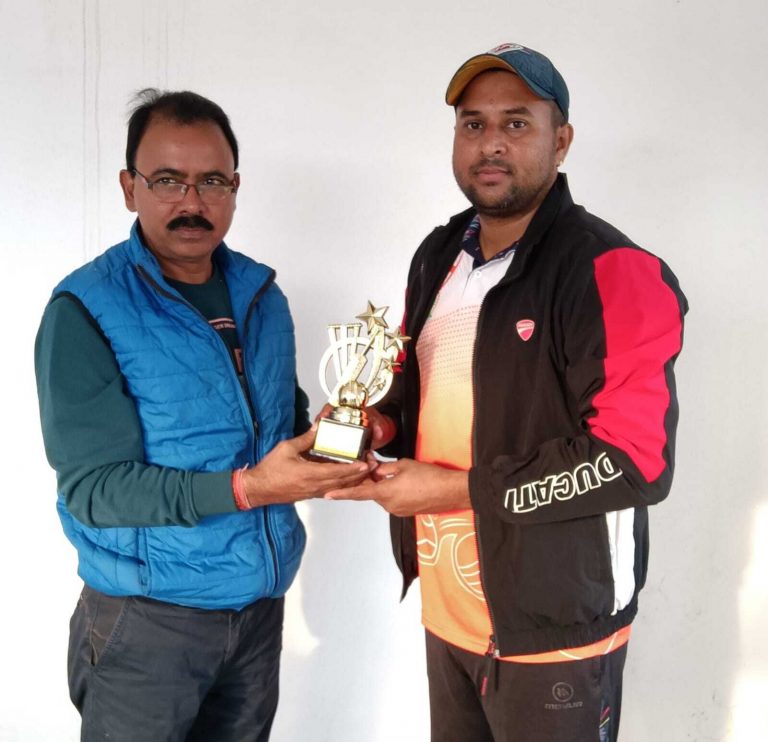 East Singhbhum News : मऊभंडार में 30वीं बासुकी सिंह मेमोरियल क्रिकेट प्रतियोगिता, स्पोर्टिंग क्लब और फाइटर इलेवन क्वार्टर फाइनल में