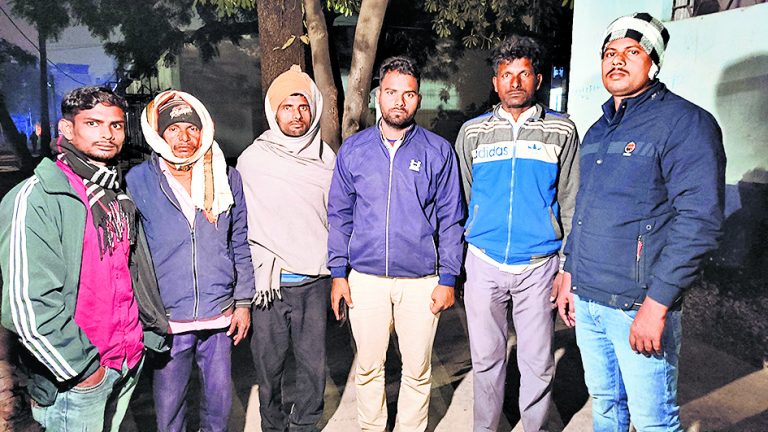 अनियंत्रित होकर बाइक बिजली के पोल से टकरायी, युवक की मौत