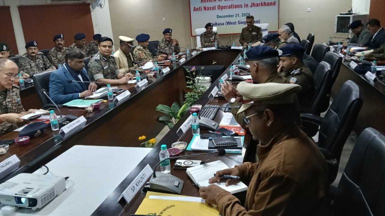 Chaibasa News : तीन महीने में राज्य से नक्सल समस्या को खत्म कर देंगे : डीजीपी