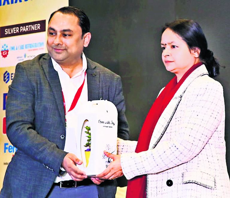Ranchi News : व्यक्ति की जरूरतों के अनुसार डिजाइन करें वास्तुविद  : अलका तिवारी