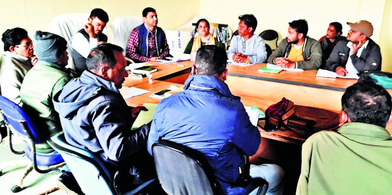 Saraikela Kharsawan news: नाडेफ व सोकपिट का निर्माण जल्द करें