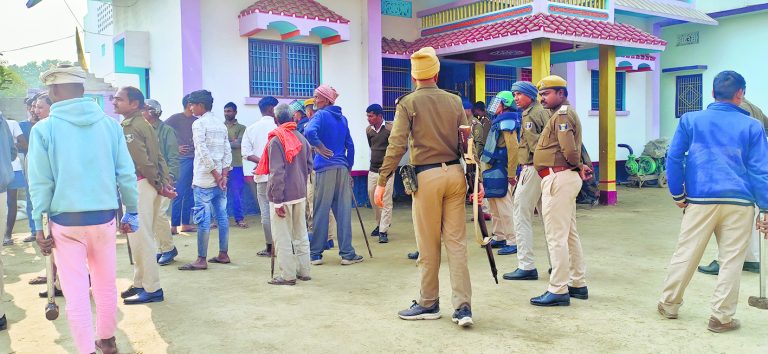Chhapra News : मांझी में संपति कुर्क करने पहुंची पुलिस के भय से आरोपित ने राजस्थान में किया आत्मसर्मपण