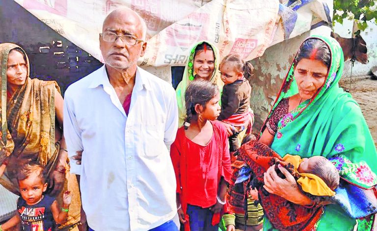 Gopalganj News  : बख्शीश लेने के नाम पर घर में घुसे किन्नर, मचाया उत्पात, छीने जेवरात