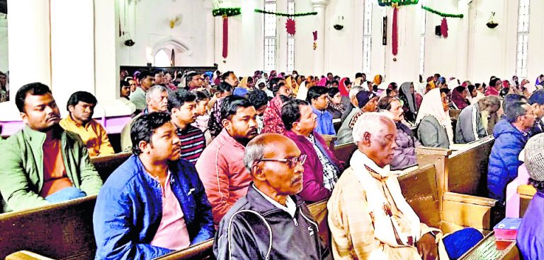 ranchi news : आगमन के अंतिम रविवार पर गिरजाघरों में उमड़े विश्वासी