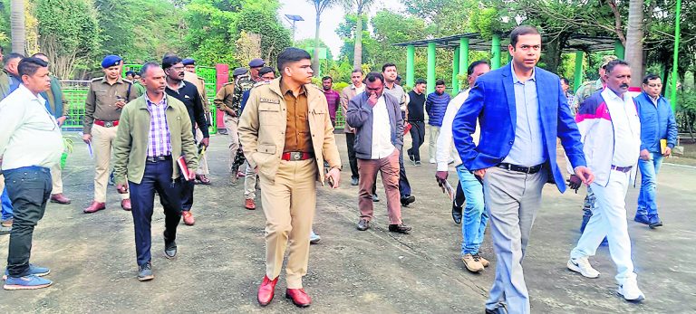 शहीद पार्क के अंदर झंडा-बैनर ले जाने पर रोक