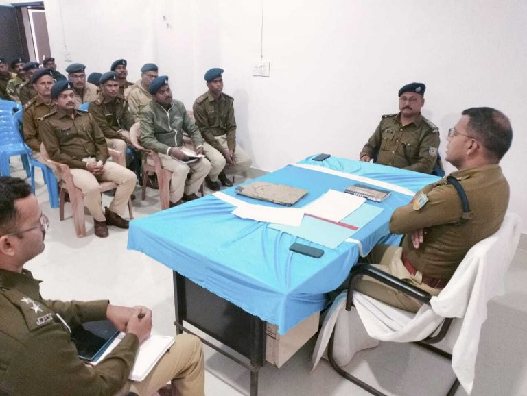 एसपी ने एक आरक्षी को किया लाइन हाजिर