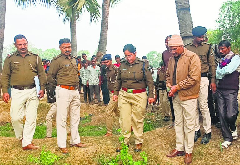 Gaya News : युवक की गाला घोंट कर हत्या, एक महिला हिरासत में