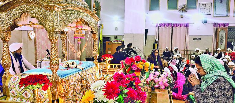 Ranchi News : कृष्णा नगर कॉलोनी में विशेष दीवान सजाया गया