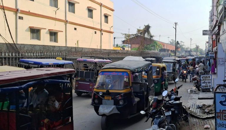 Munger news : जमालपुर जुबली बेल से स्टेशन चौक तक जाम से नहीं मिल पा रही निजात