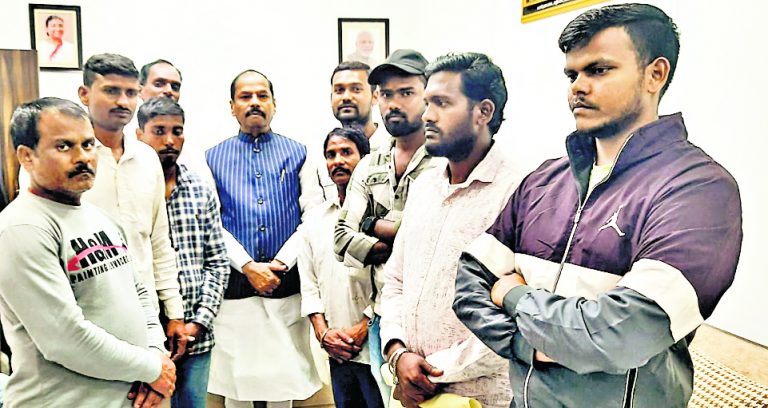 Jamshedpur News : ठेका कर्मियों की समस्या का नहीं हुआ समाधान, तो आंदोलन : रघुवर दास
