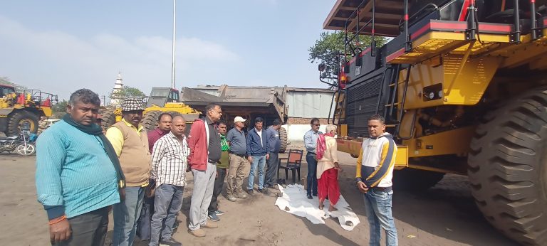 जीएम ने 60 टन लोडिंग क्षमता वाले कैटरपिलर डंपर का किया उद्घाटन