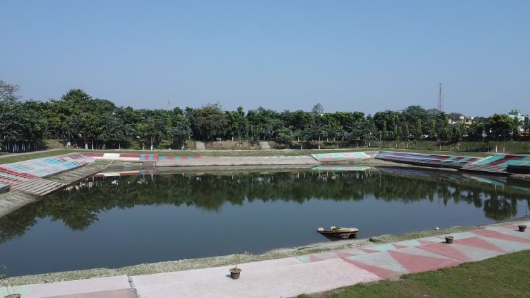 सजने लगे पिकनिक स्पॉट, दिये जा रहे केक व गुलदस्ते के एडवांस ऑडर