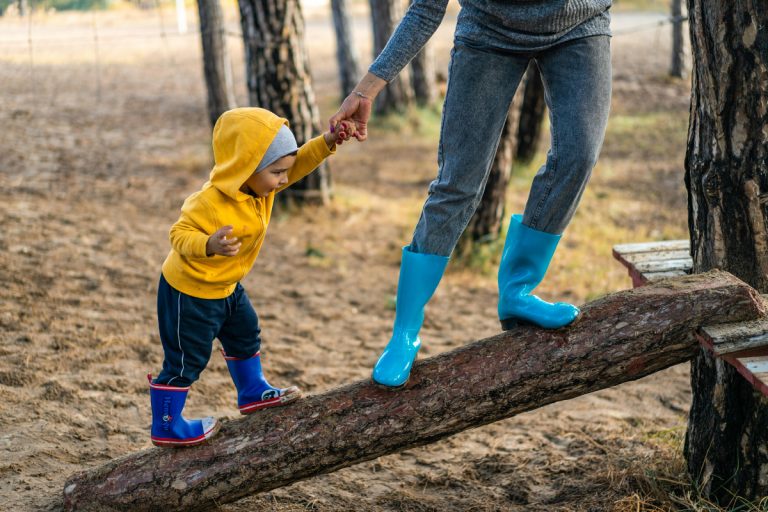 Parenting Tips: बच्चों में कभी नहीं होगी आत्मविश्वास की कमी, आज ही अपनाएं ये तरीके