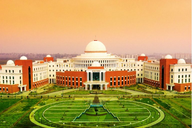 Jharkhand Budget Session: झारखंड विधानसभा में गिरिडीह की घटना पर जमकर हंगामा, वेल में घुसे बीजेपी विधायक